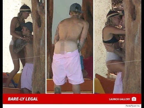 Justin Bieber and Selena Gomez Kissing Moments [ VERY HOT ]