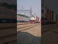 CC201 Narik kereta Barang balapan dengan KRL #keretaapi #sepur #keretaapilogistik #trainspotting