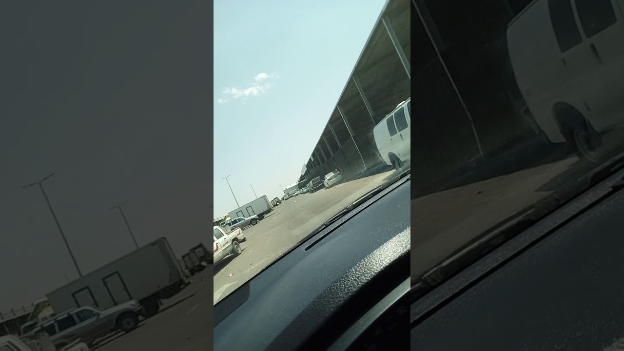 Saudi work place - YouTube