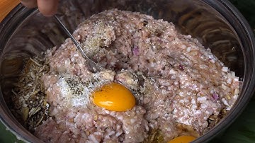 Món Hoa Chuối Rừng Với Thịt Lợn Hấp Lá Ngõa