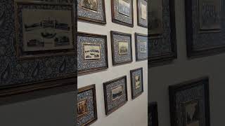 Стена с ретро-фото в епифанском музее купеческого быта