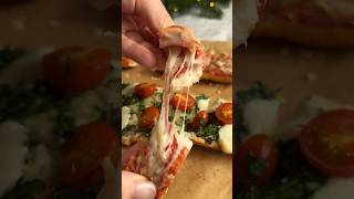 Идеи для праздничного стола ✨😉Закуска на багете🍅 СМОТРИ РЕЦЕПТ В КОММЕНТАРИЯХ
