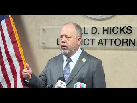El Paso District Attorney Bill Hicks addresses riot migrant cases in a press conference