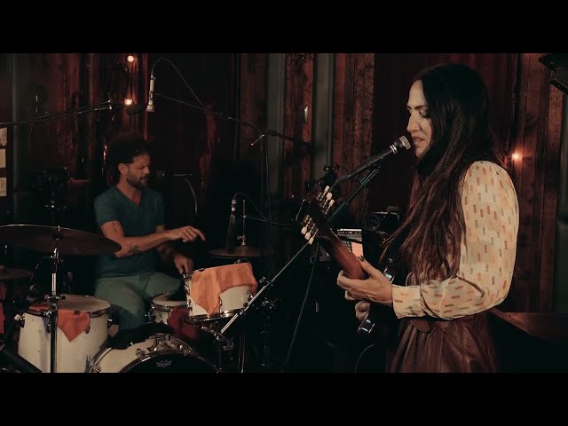 Joan As Police Woman - Feed The Light (Real Life Anniversary Sessions)