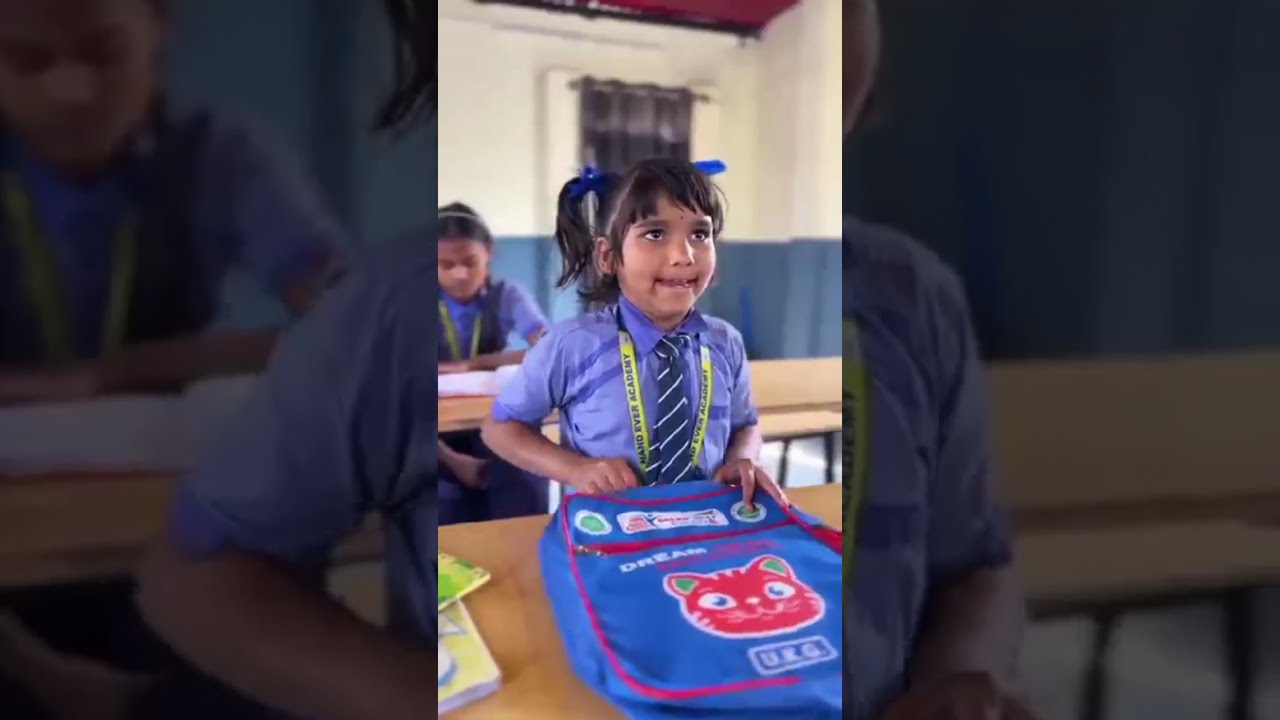 डोली बनी मॉनिटर 