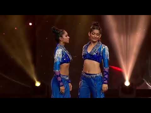 Vartika Jha vs Somya dance