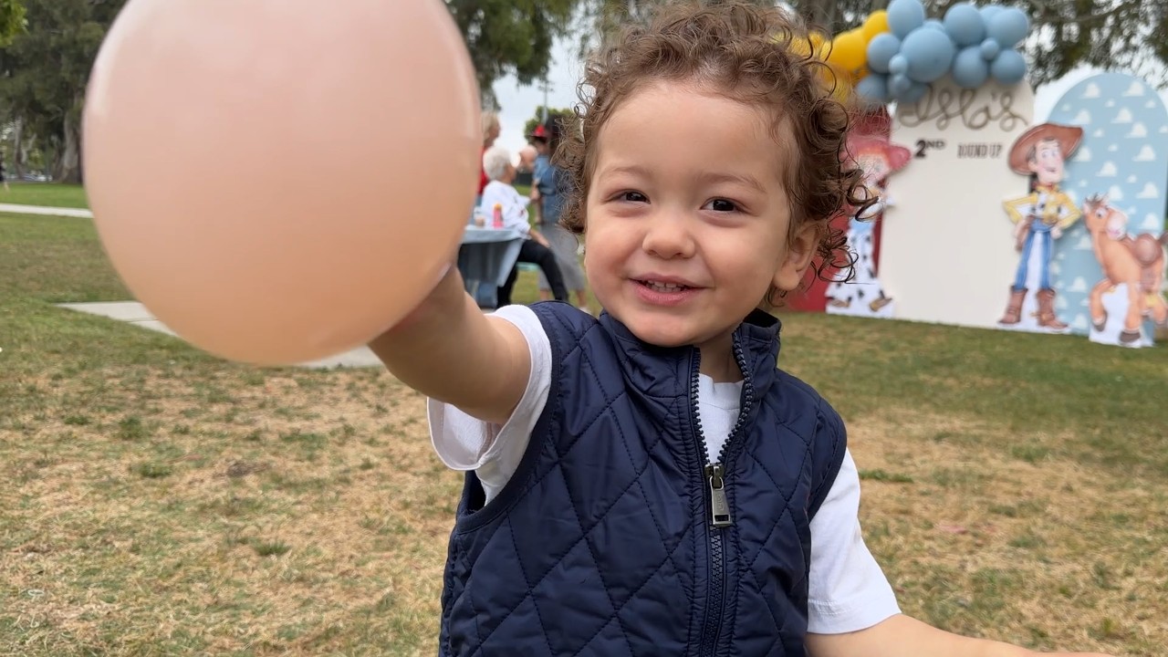 River goes to his First BIRTHDAY PARTY vlog