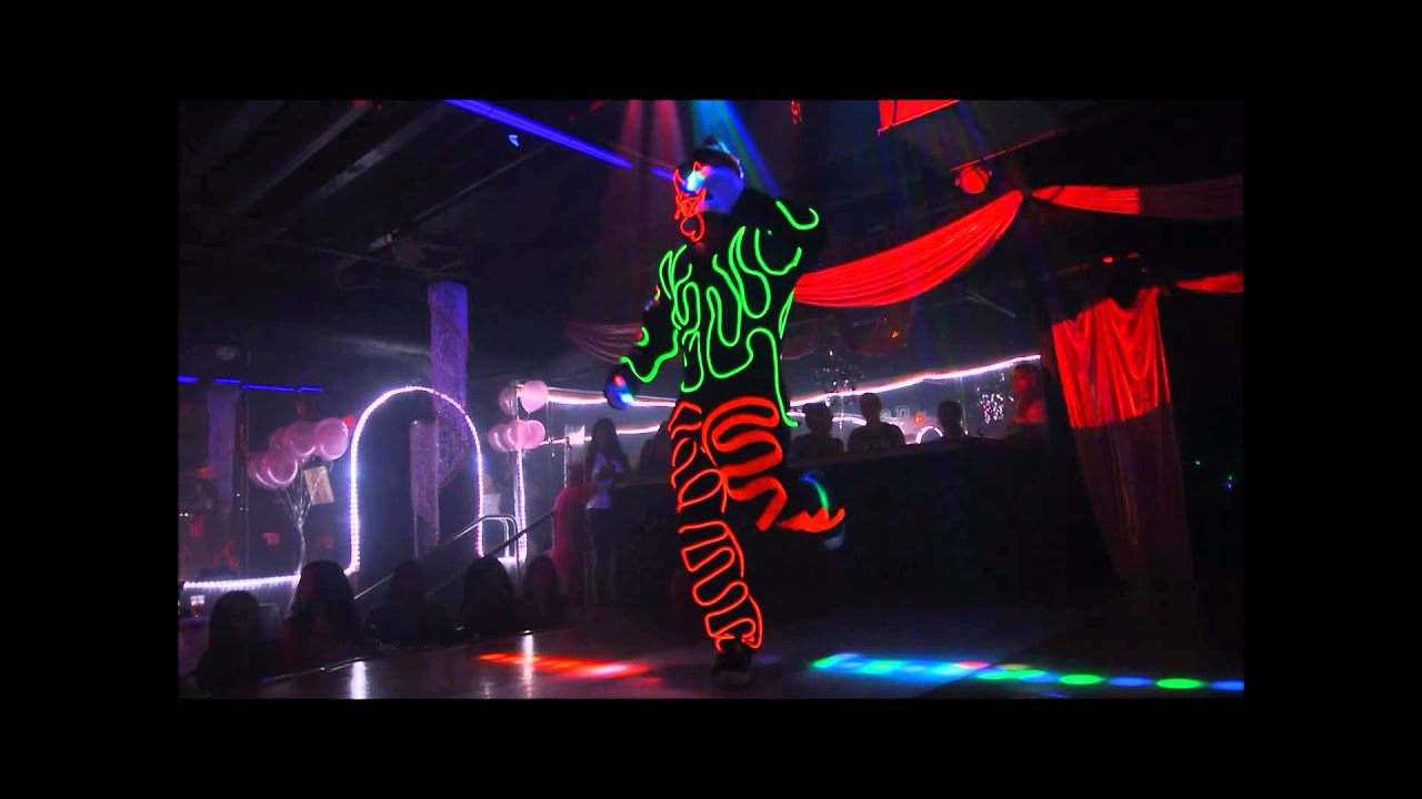 Cesar - Robot Act (October ‘14) - YouTube
