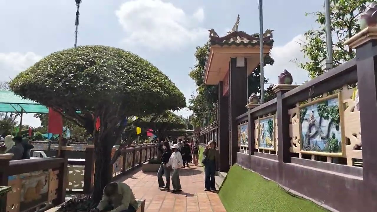 Phong cảnh miếu bà mướp đầu xuân bính ngọ năm 2026