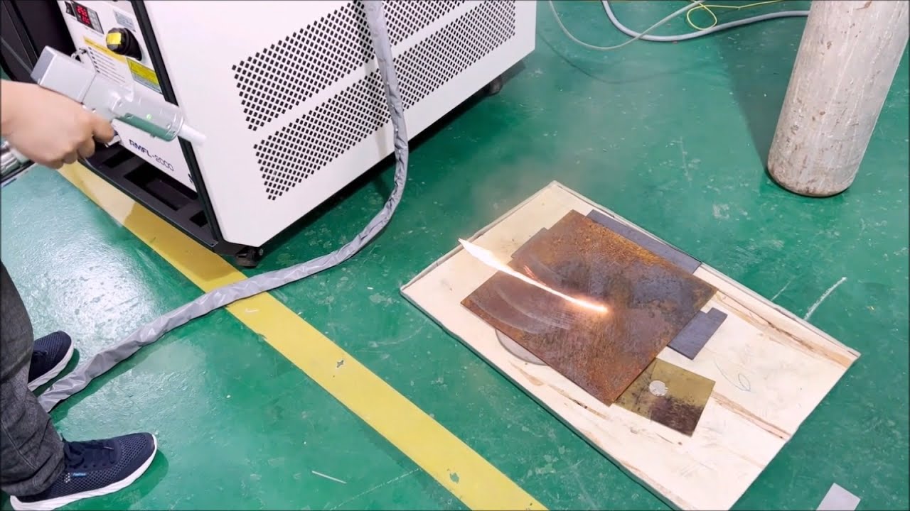 Powerful 2000W Continuous Fiber Laser Cleaning Machine for Metal Rust