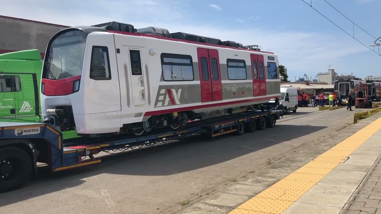 CIRCUMVESUVIANA Nuovi treni EAV 