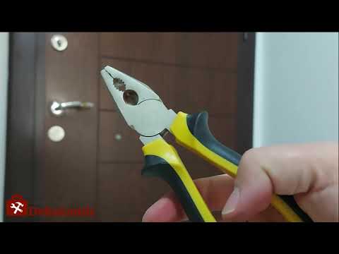 Video: Bir kapı mandalı cıvatasını nasıl ayarlarsınız?