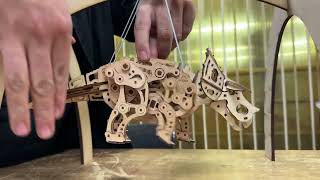 Ugears Triceratops／三角龍走獸初體驗