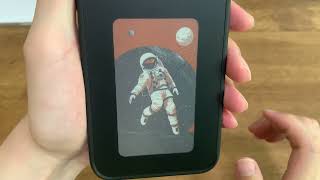 iPhone case with 4-color eink screen