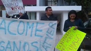 Extrabajadores del ICATVER se manifiestan en las oficinas de la Secretaria del T