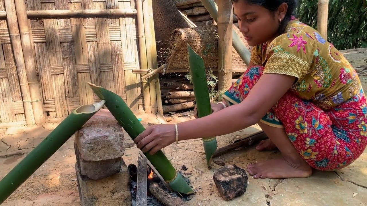 Bamboo Mein Smashed Banana Flower Recipe | Village Style Mocha Recipe | Unique Cooking