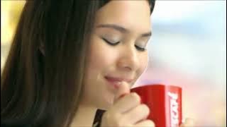 Download lagu NESCAFÉ 3in1 TVC 2014 'Four'