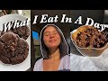 WHAT I EAT IN A DAY I day in the life, holiday gift wrapping, baking cookies, & life chats