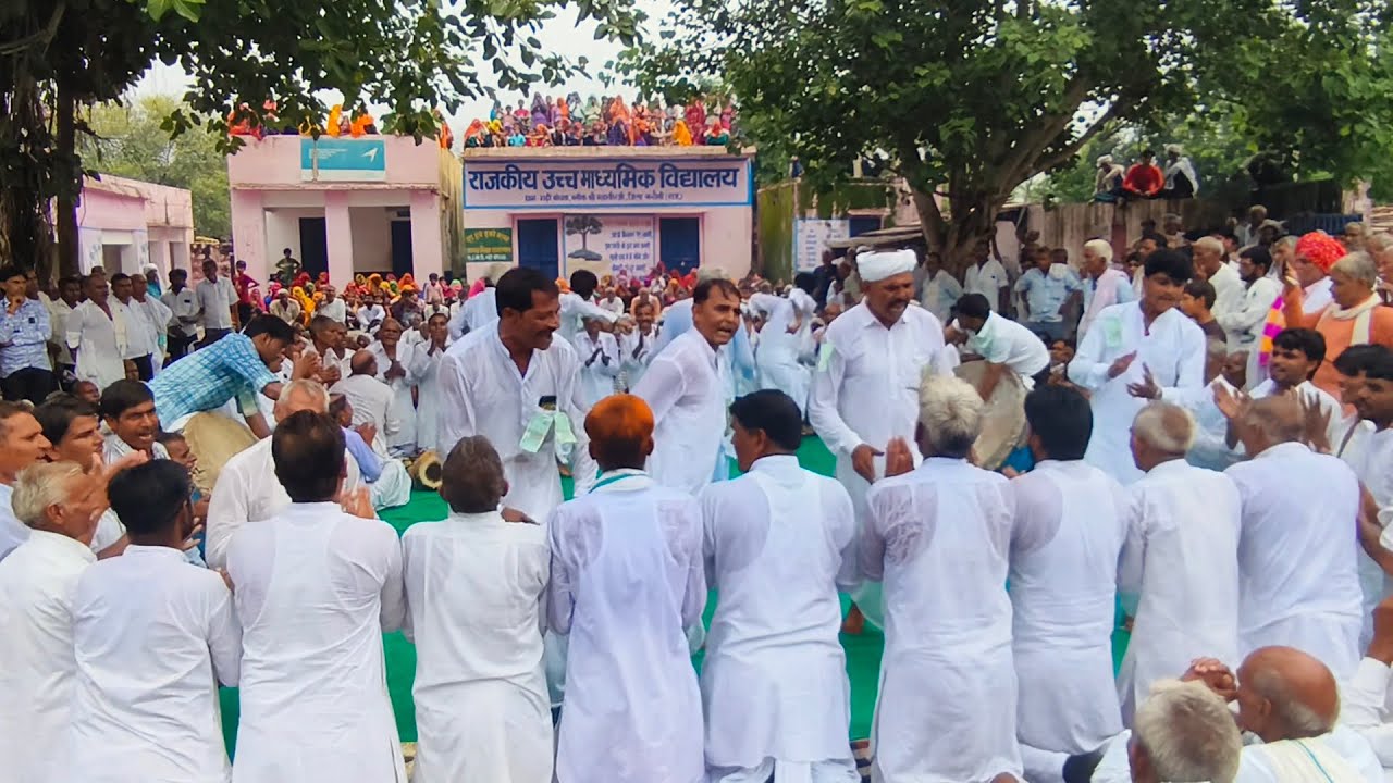 श्री कृष्ण बने गोवर्धन भगवान// गोवर्धन पर्वत।//गोवर्धन पूजा //बहुत सुंदर #kanhaiya #geet 