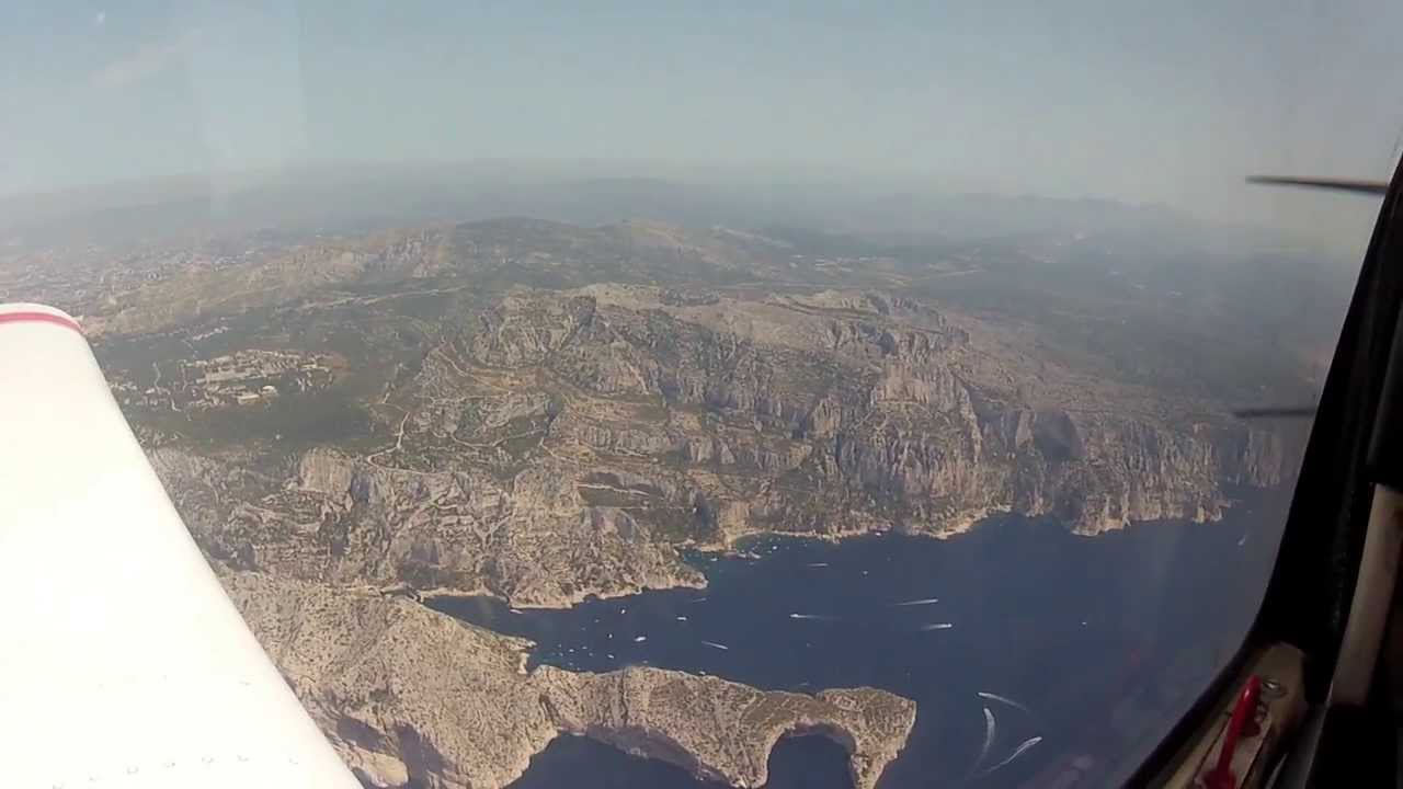 Survol des Calanques de Cassis à 1000m