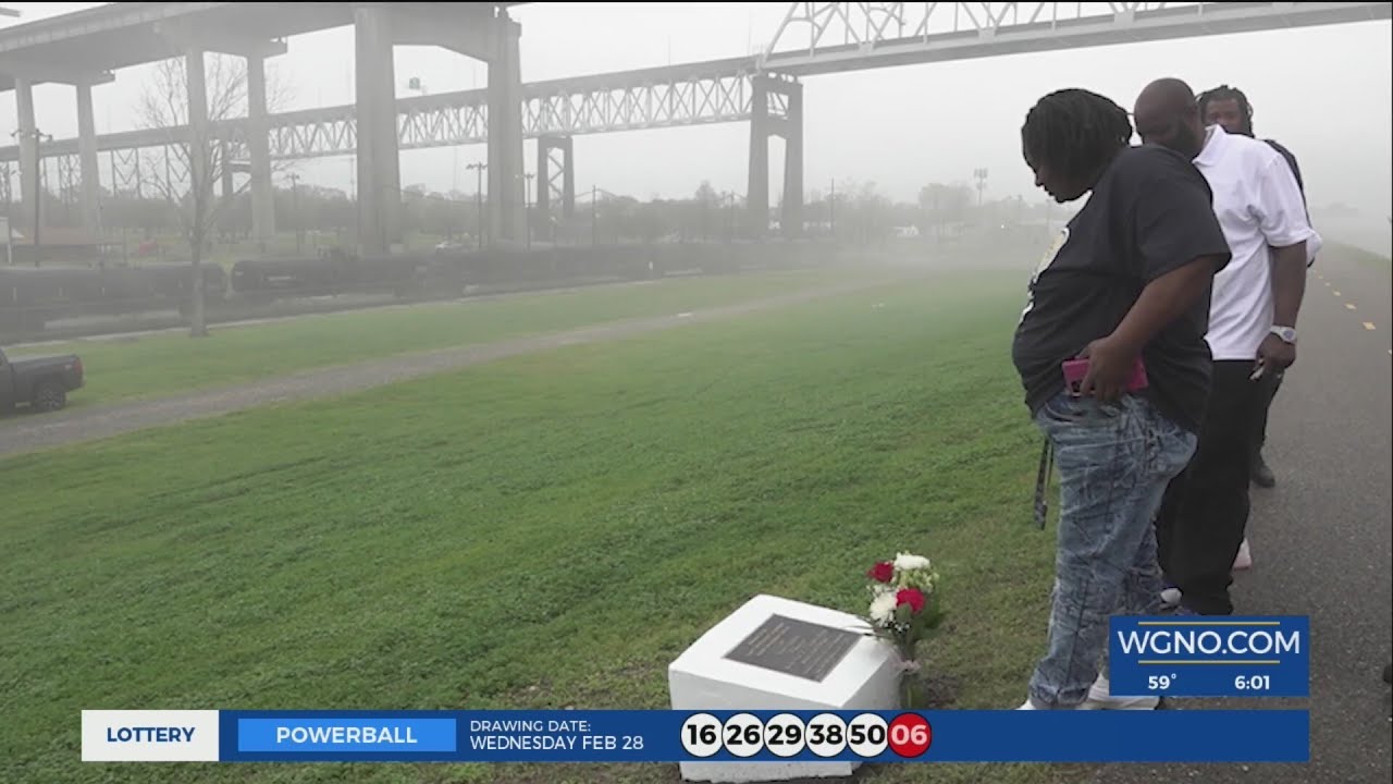 Plaque dedicated to three kids who died in Mississippi River unveiled