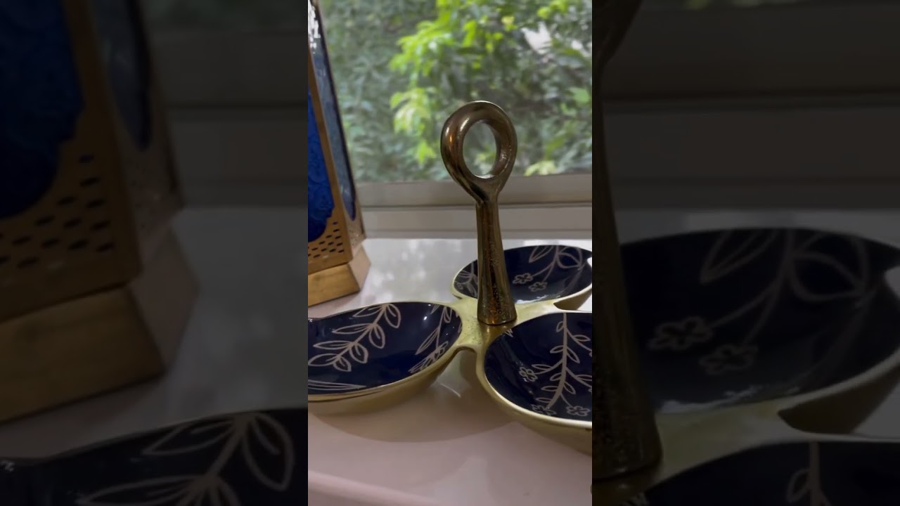 Gift Premium quality 3 bowl metal platter.. DM to order..