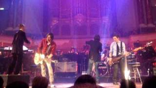 Lovebugs - Music makes my world go round (feat. Synfonieorchester Basel)