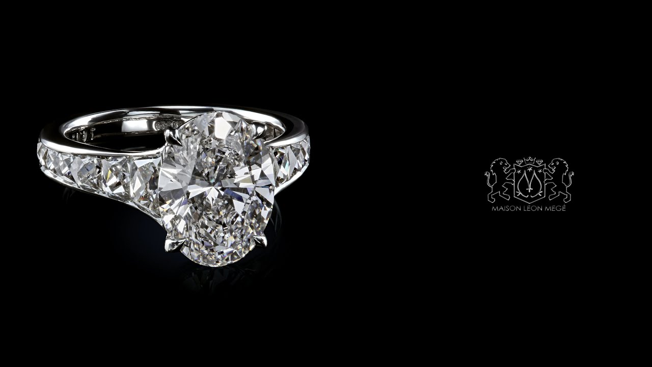 Leon Megé Mon Cheri™ solitaire with an oval diamond and graduated