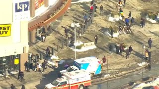 Teen shot in NYC mall as shoppers scramble for safety