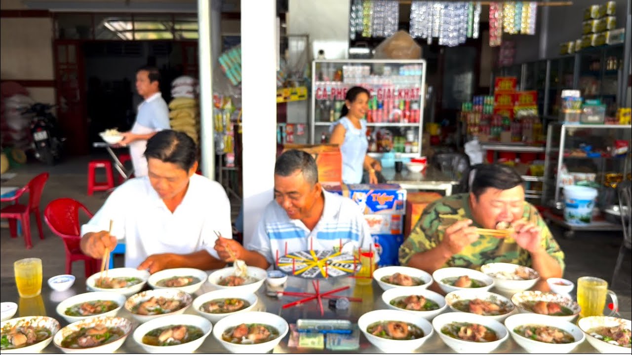 Quay Thưởng “Thua Phải Trả Tiền” Người Cuối Cùng Ngừng Ăn BÁNH CANH ĐẶC BIỆT Được 4Tr | ATĐQ