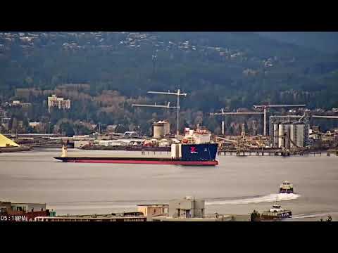 Red Zed 1 Heavy Lift Ship — Rare Loader Under Lions Gate Bridge