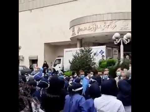 تجمع اعتراضی پرستاران بیمارستان روحانی بابل در اعتراض دریافت نکردن حقوق اضافه کار و کارانه