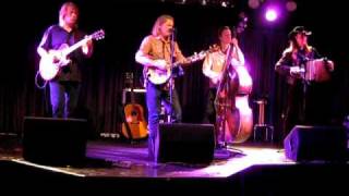 Video thumbnail of "J. Karjalainen & Polkabilly Rebels - Varoitus Duluthin pojille (live)"