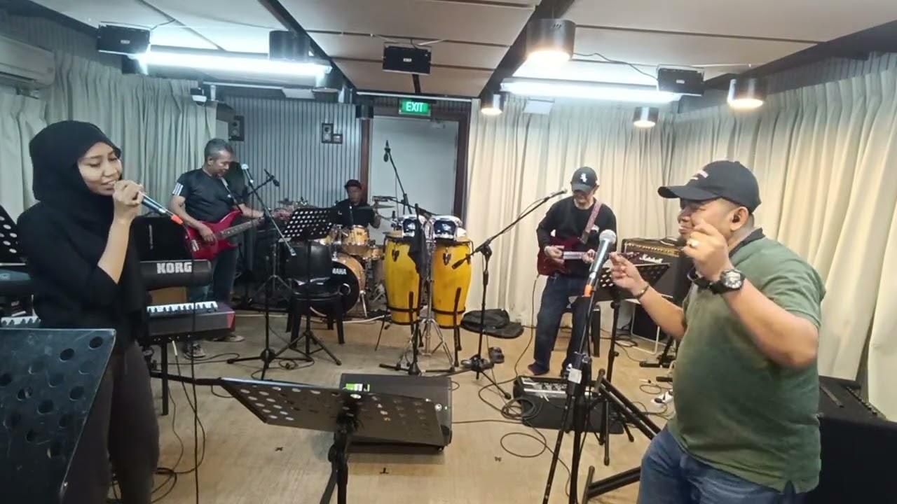 Perfect covered by HYPNOTIC Family Band @ Tampines  central