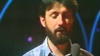 Former Monkee Nez appears on Top Of The Pops to promote Rio. Thanks...