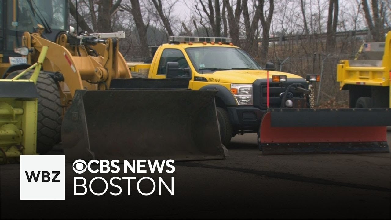 Massachusetts road crews prepare for impactful winter storm - YouTube