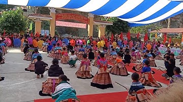 Màn đồng diễn múa gậy sinh tiền của các em học sinh cán cấu|bản sắc vùng cao