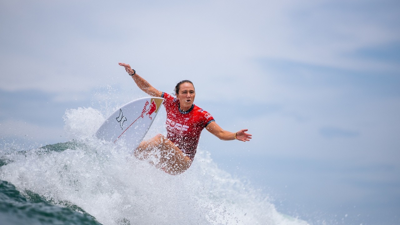 WSL】レジェンドの底力。カリッサ・ムーアの大逆転勝利 - YouTube