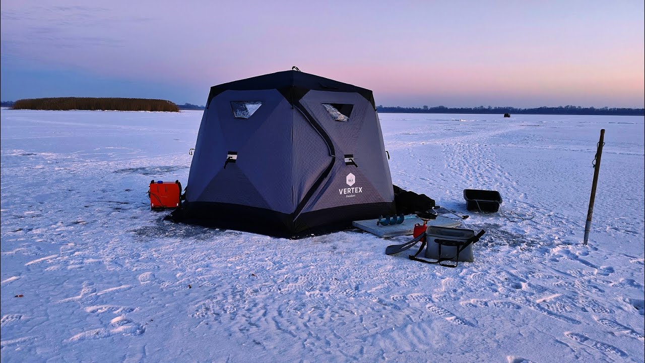 ПОПАЛИ НА КЛЬОВ ЗАЛІКОВОЇ ПЛІТКИ ПОСЕРЕД ВОДОСХОВИЩА.Зимова рибалка