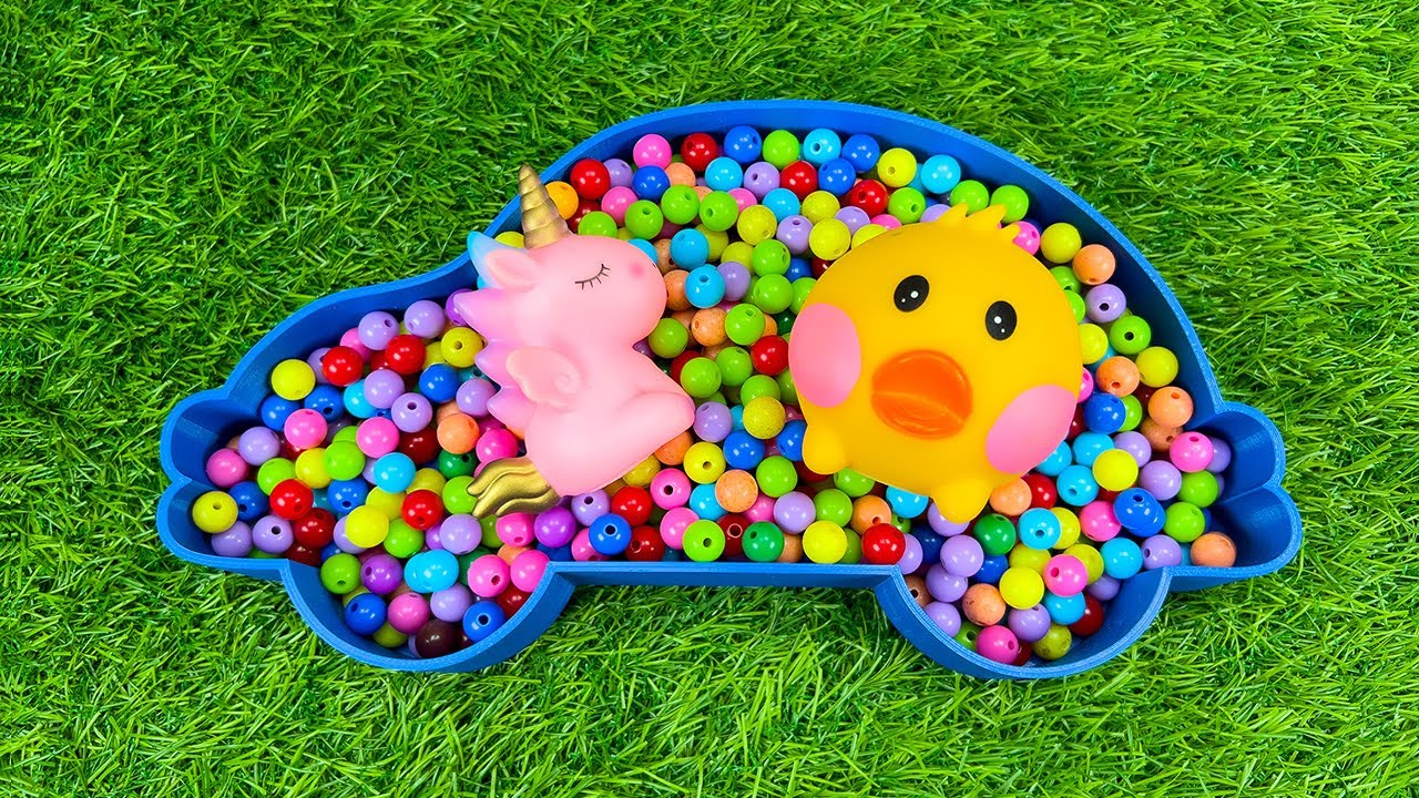 Colorful Sweets Wonderland – A Deeply Satisfying ASMR Candy Beads Rain 🌈🍬