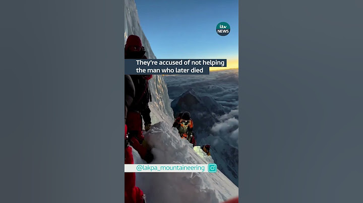 Climbers climb round man dying on mountain #itvnews