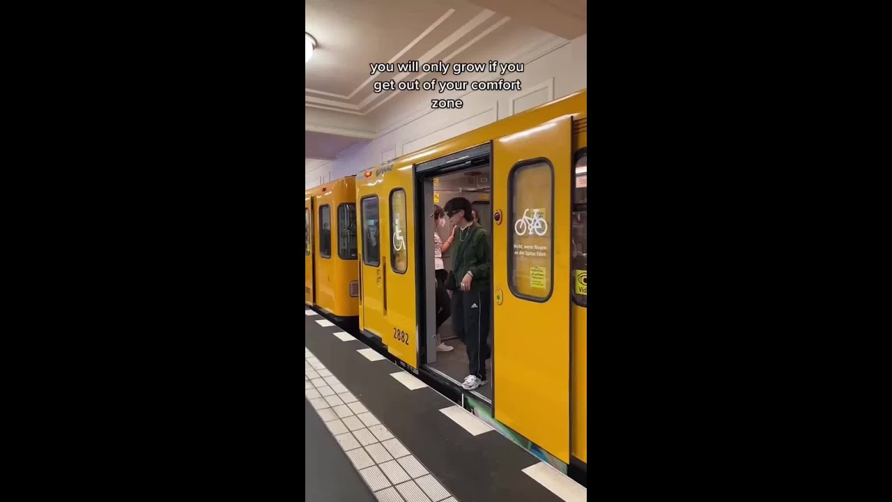 YouTube에서 Getting out of the comfort zone #techno #music #fun #memes #lovetechno 보기