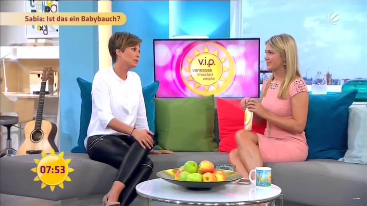 Alina Merkau & Vanessa Blumhagen   FFS   28 09 2015