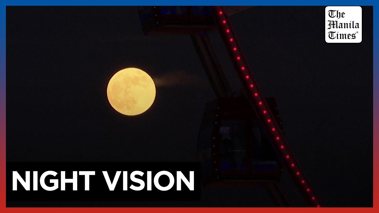 Biggest supermoon of the year illuminates Hong Kong skyline - YouTube