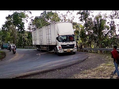 Truck Kontainer Super Panjang Truk  Tronton Hino Fuso  Mercy 