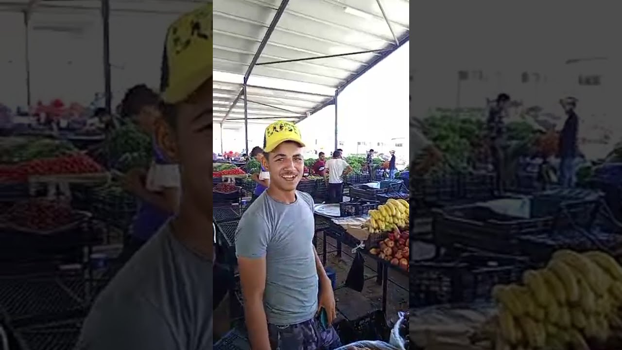 سوق الخضر والفواكه في بنغازي ليبيا