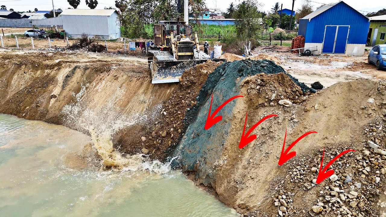 Nicely Operation Road Extending Processing Bulldozer Pushing Soil Level Komatsu D60P