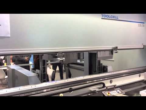 TOOLCELL 135/30 from LVD at BlechExpo 2015