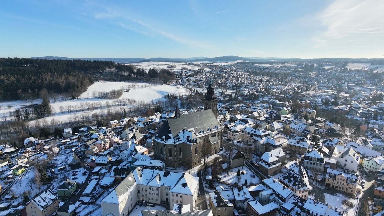 St. Wolfgang Schneeberg Hallenkirche Luftaufnahmen im tiefsten Winter
