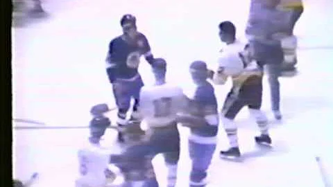 Crazy WHL brawl: New Westminster vs Victoria  10-9...